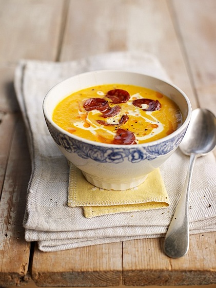 Тыквенный крем-суп с чоризо по рецепту Джейми Оливера